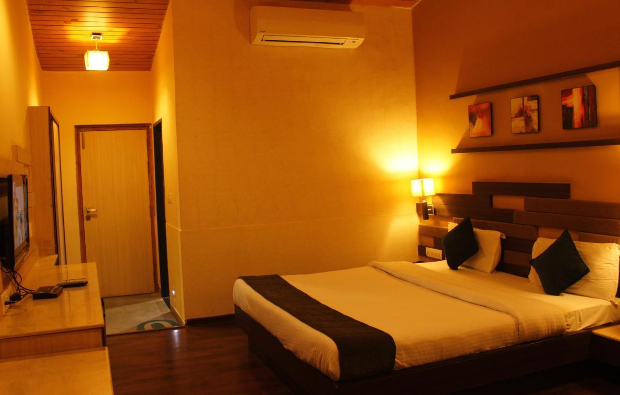 Mount Regency Hotel 3*